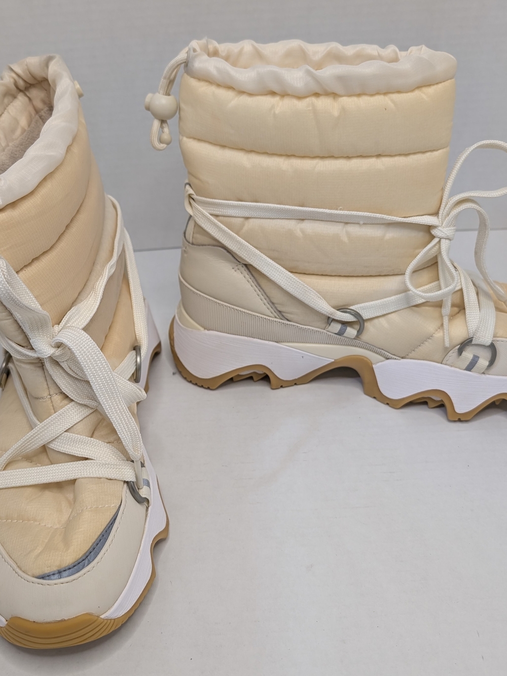 Sorel Kinetic Short Lace Winter Boots Cream & White US 6